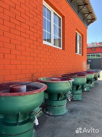 Галтовочный шлифовальный вибрационный станок