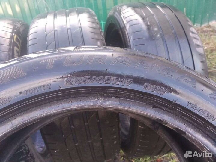 Bridgestone Turanza T001 225/45 R17