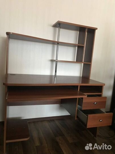 Письменный стол