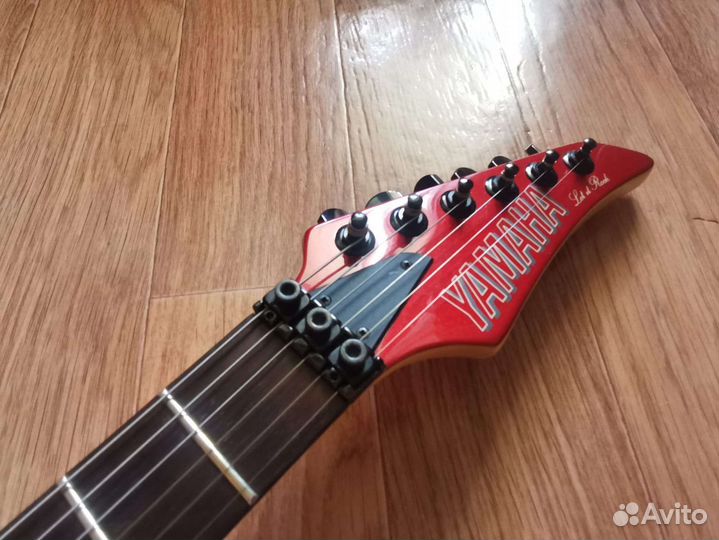 Электрогитара Yamaha Yg 512