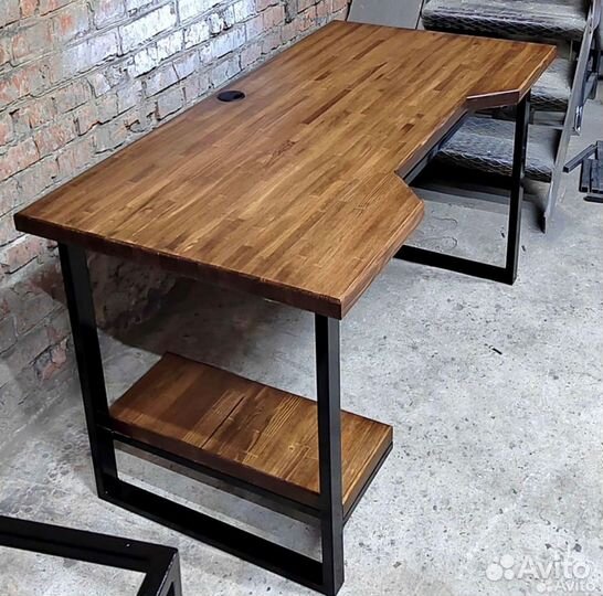 Письменный стол в стиле лофт