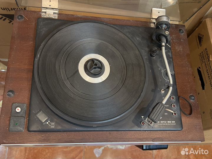 Проигрыватель винила радиотехника 001