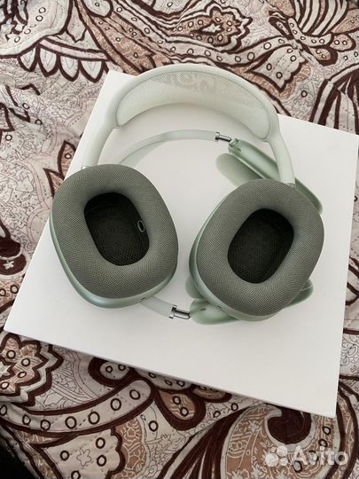 Apple airpods max green