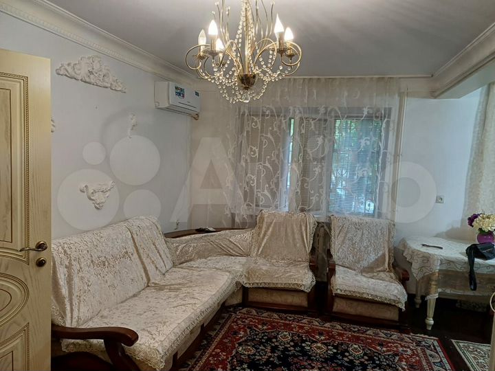 2-к. квартира, 42 м², 1/3 эт.