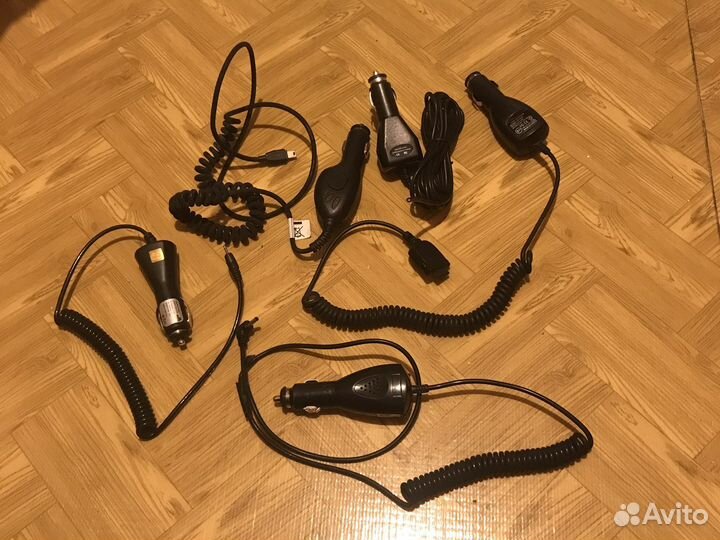Автомобильные зарядные устройства, в ассортименте