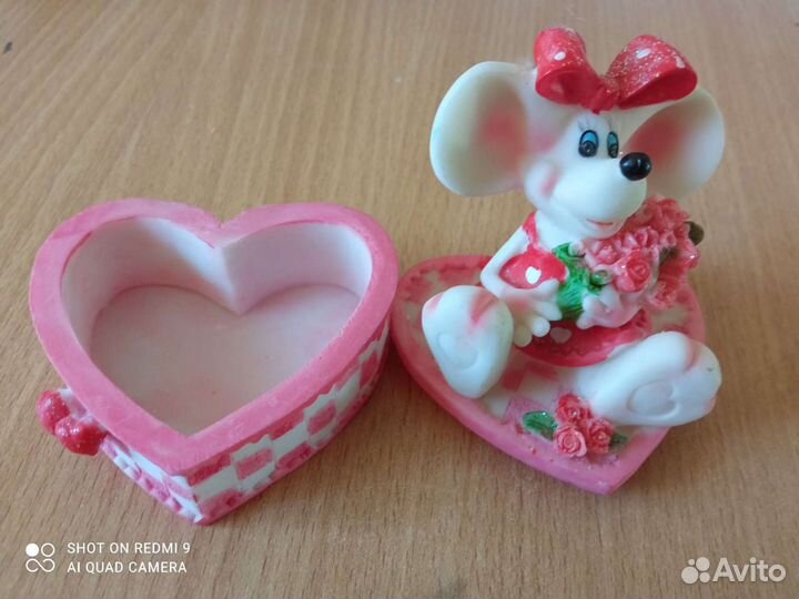 Сувениры (6шт), Свечи (6шт) и подсвечник От