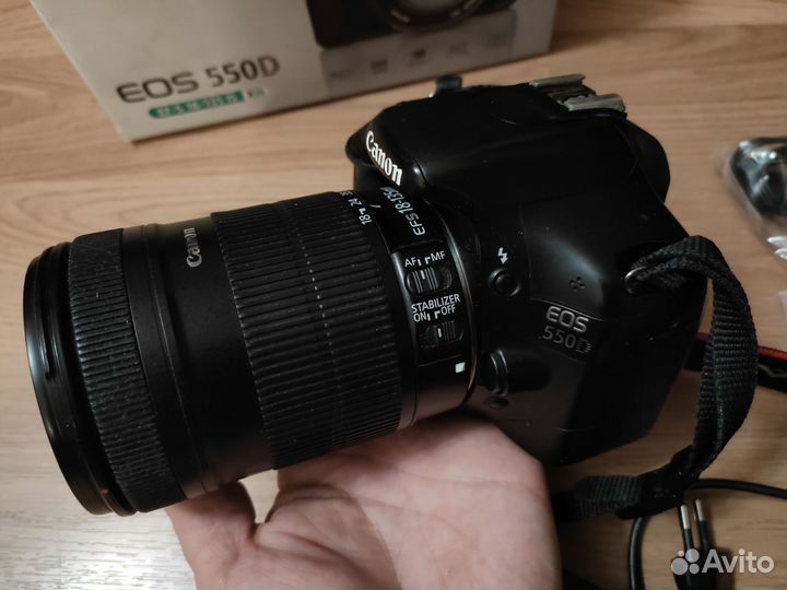 Зеркальный Canon EOS 550D EF-S 18-135 IS Kit