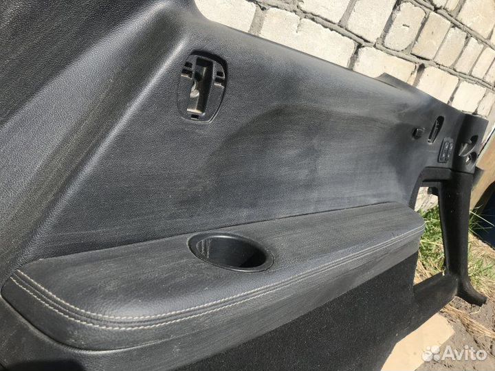 Обшивка багажника правая Mercedes Gl-Class X164