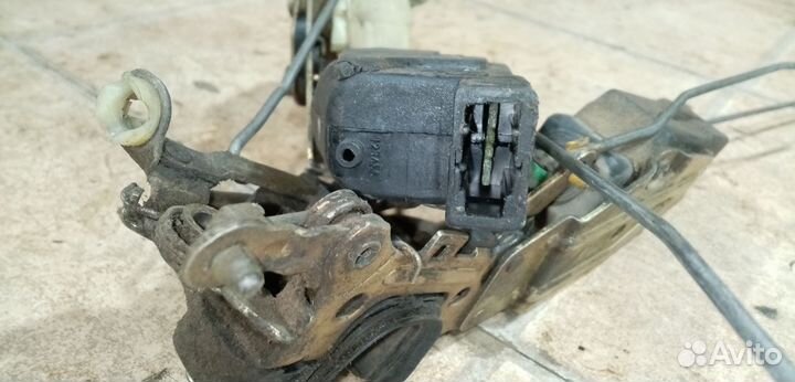 Замки передних дверей Opel Vectra A