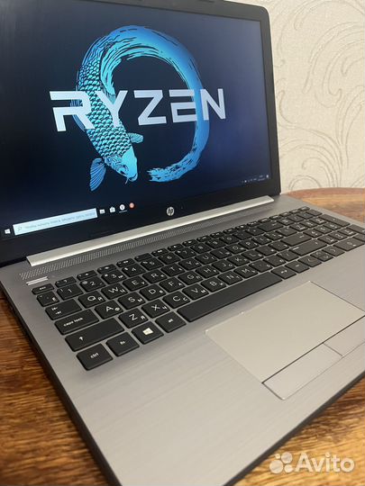 Мощный HP (Ryzen 5/8гб/Vega 8/SSD)