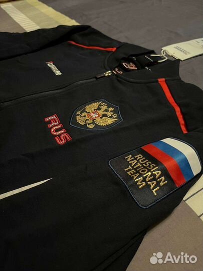 Новый тренеровочный костюм forward russia