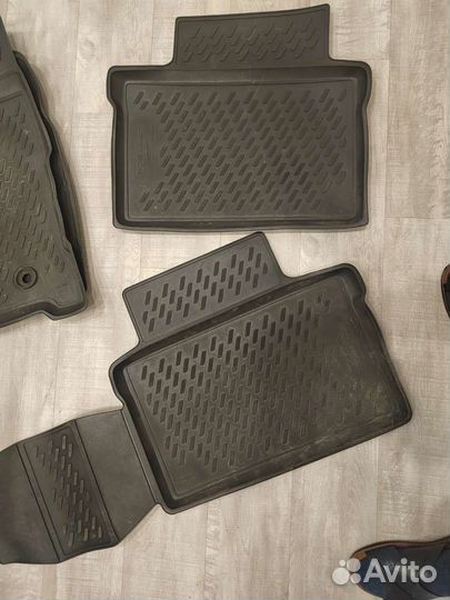 Автомобильные коврики на LADA
