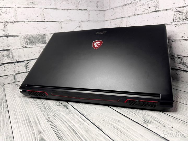 Игровой ноутбук MSI GTX4gb/i7/SSD