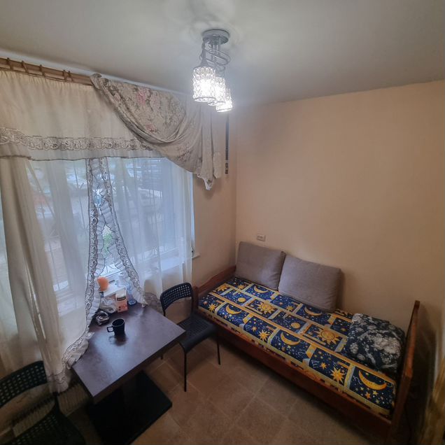 Комната в 1-к., 1/10 эт.
