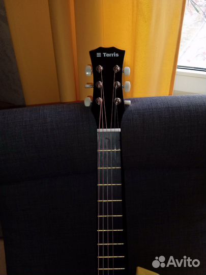 Акустическая гитара