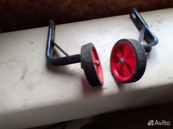 Дополнительные колесики к велосипеду