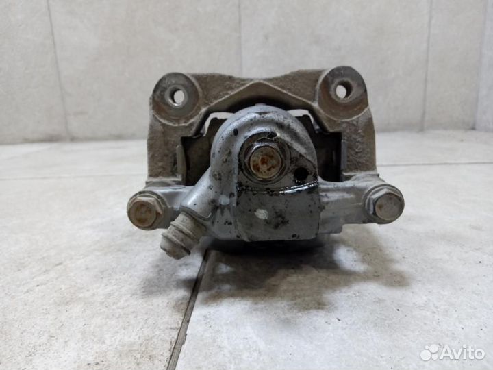 Суппорт задний левый Toyota Camry ASV50 50 55