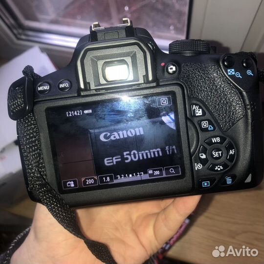 Зеркальный фотоаппарат canon 700d