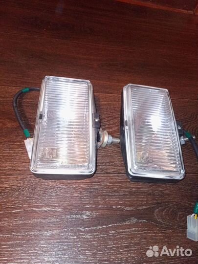 Продам фары автомобиля комплект