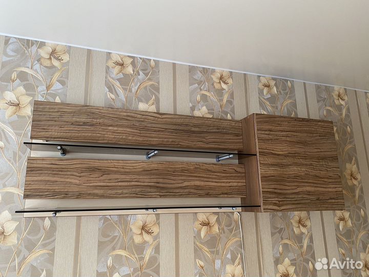 Тумба под телевизор/полка настенная