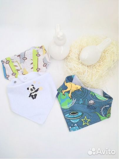 Слюнявчики для кормления 3 шт. новые