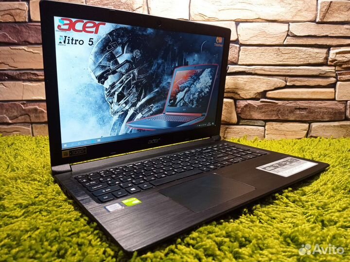 Игровой 12-гиговый Acer Core i5-7200 512SSD MX 130