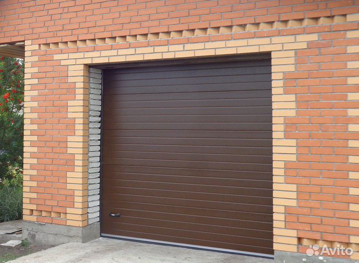 Секционные ворота