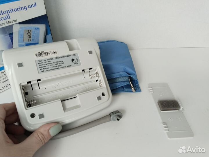 Автоматический тонометр AnD UA-668 на запчасти