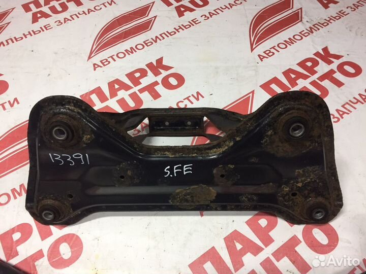 Подрамник задний Hyundai Santa Fe 2010