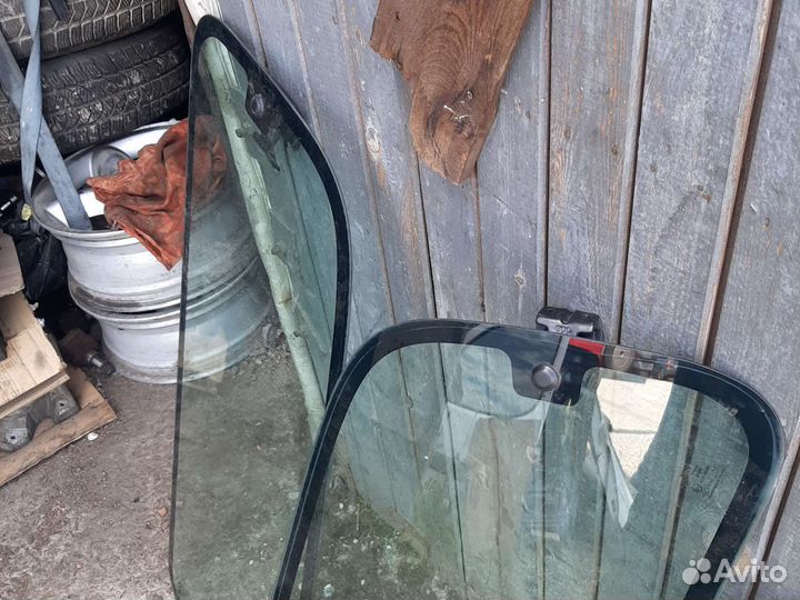 Стекло сдвижное Хендай Н1 Старекс до 2007 года