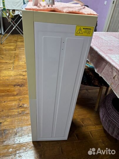 Кулер для воды напольный