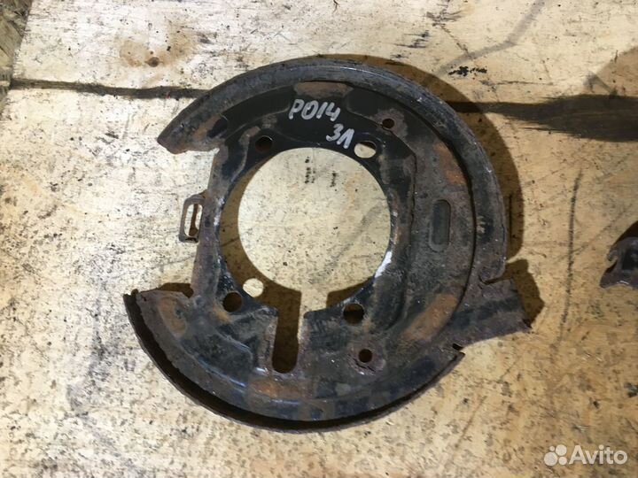 Задние тормозные щитки Chrysler Pacifica