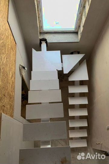 Лестница в дом или квартиру