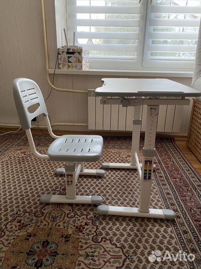 Растущая парта и стул бу