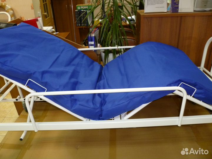 Новая кровать для лежачих больных на ножках