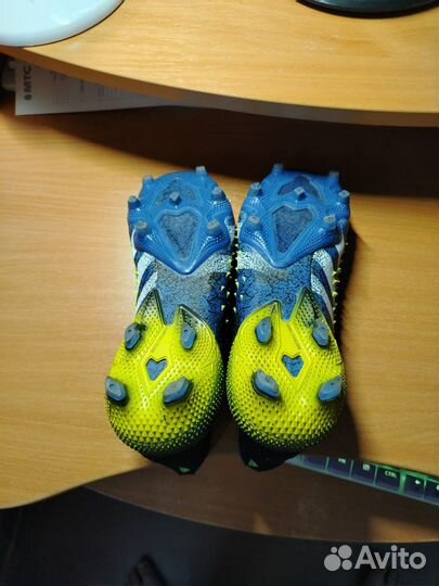 Футбольные бутсы Adidas predator