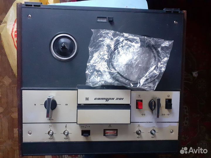 Катушечный магнитофон 