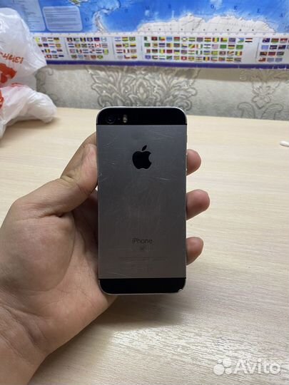 iPhone SE, 32 ГБ