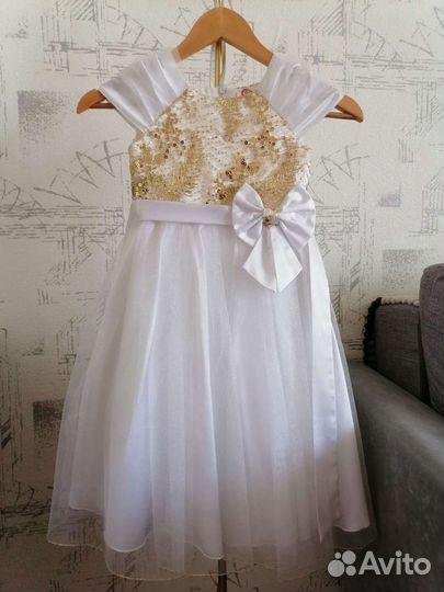 Платье нарядное