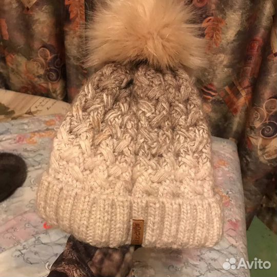 Зимние женские шапки