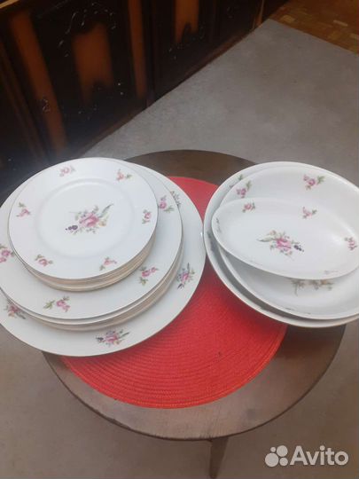 Часть столового сервиза