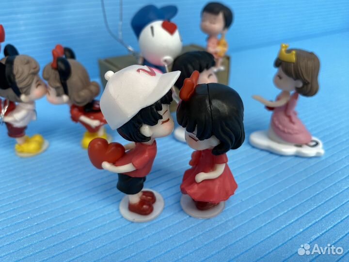 Фигурка влюбленная парочка в машину