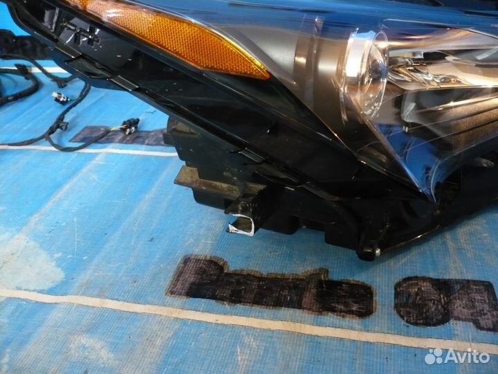 Lexus NX 200 Фара правая б/у.оригинал