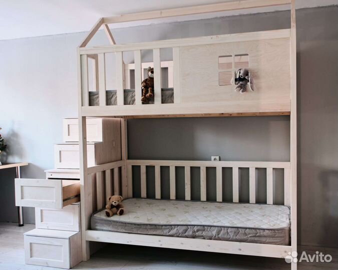 Детская двухярусная кровать домик