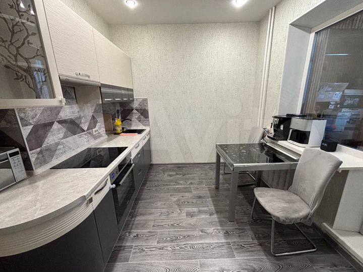 2-к. квартира, 57,2 м², 4/10 эт.