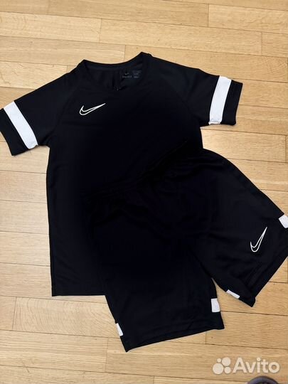 Футбольная форма Nike детская 137-147