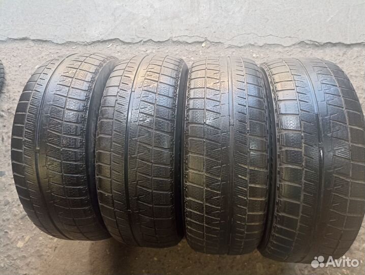 Bridgestone Blizzak Revo GZ 225/60 R16