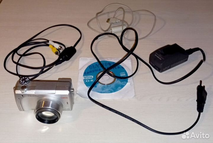 Цифровой фотоаппарат Olympus C-760 UZ