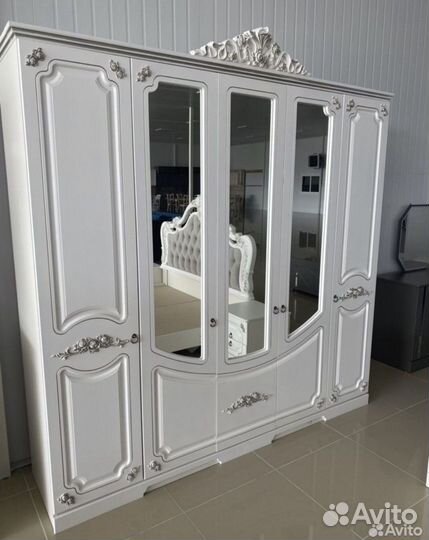 Спальный гарнитур 