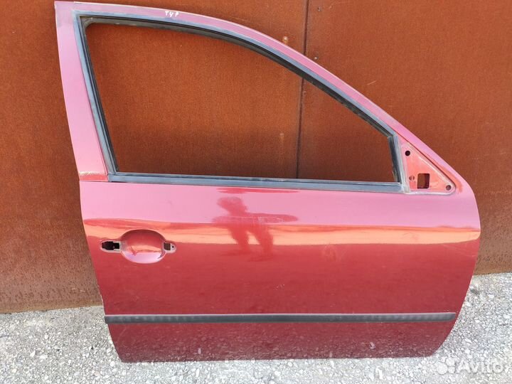 Дверь передняя правая Skoda Octavia Tour a4